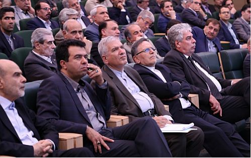 کارکنان بانک مرکزی ایران، متخصص و حرفه‌ای هستند